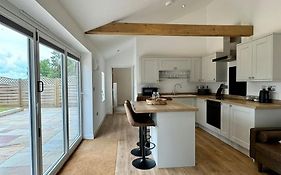 Apple Store- Countryside Apartment